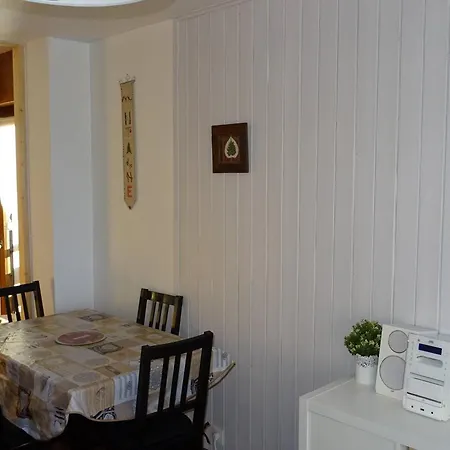 2p Lumineux Pour 4 Pers, Balcon Sud, A 350m Des Commerces Et Telecabines, Parking Inclus - Fr-1-802-2
